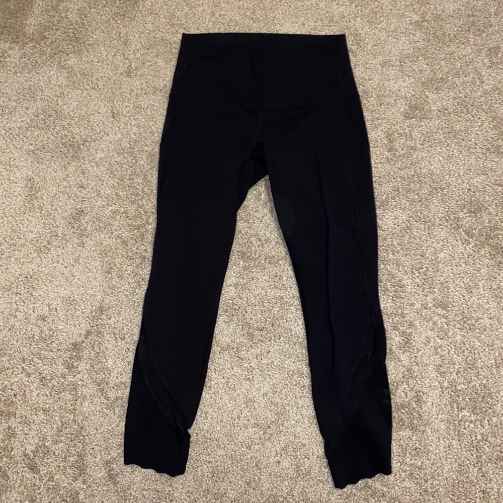 Black lululemon yoga pants